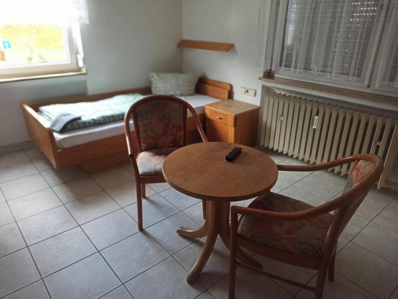 Monteurzimmer - Waldbronn Luaran gambar